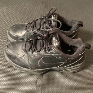 Nike Air Monarch Black